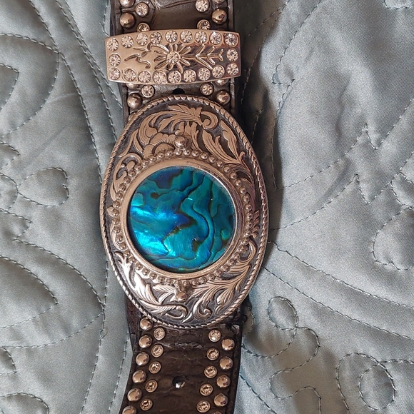 Paua Shell Western Buckle - Picture 6 of 6